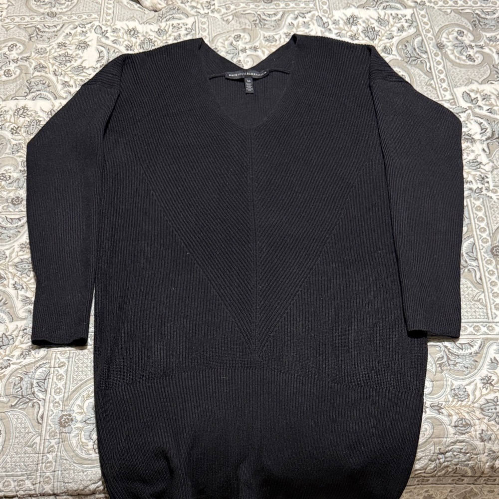 White House Black Market Elegant V-Neck Cashmere Blend Tunic Sweater